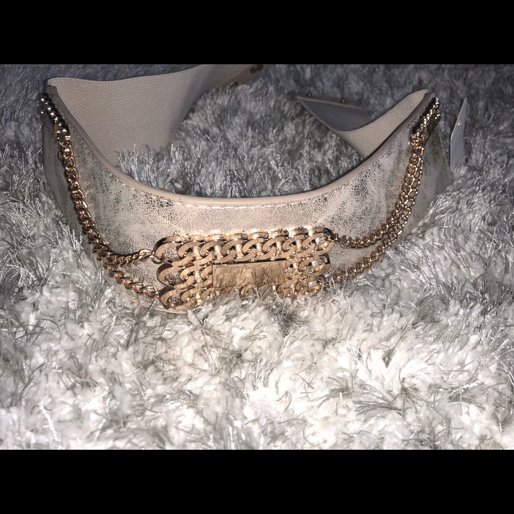 ✨Gold/Tan Chain Waist Belt✨